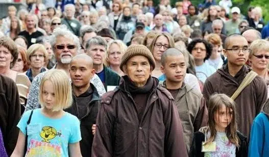 Thiền sư Thích Nhất Hạnh, người tiên phong của Phật giáo dấn thân (engaged Buddhism)